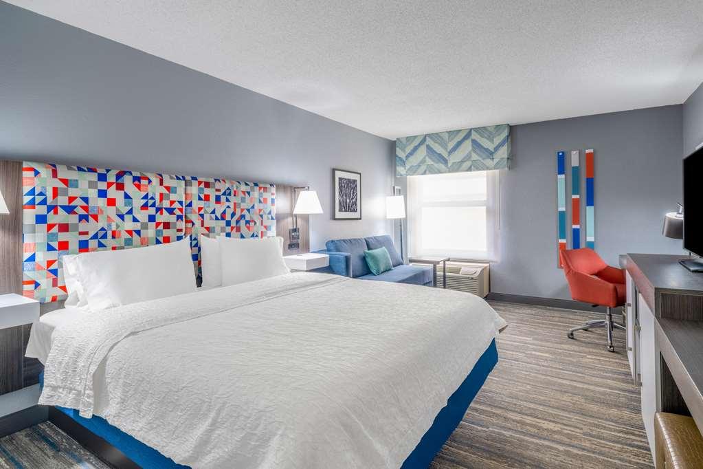 Hampton Inn Сэнфорд Номер фото