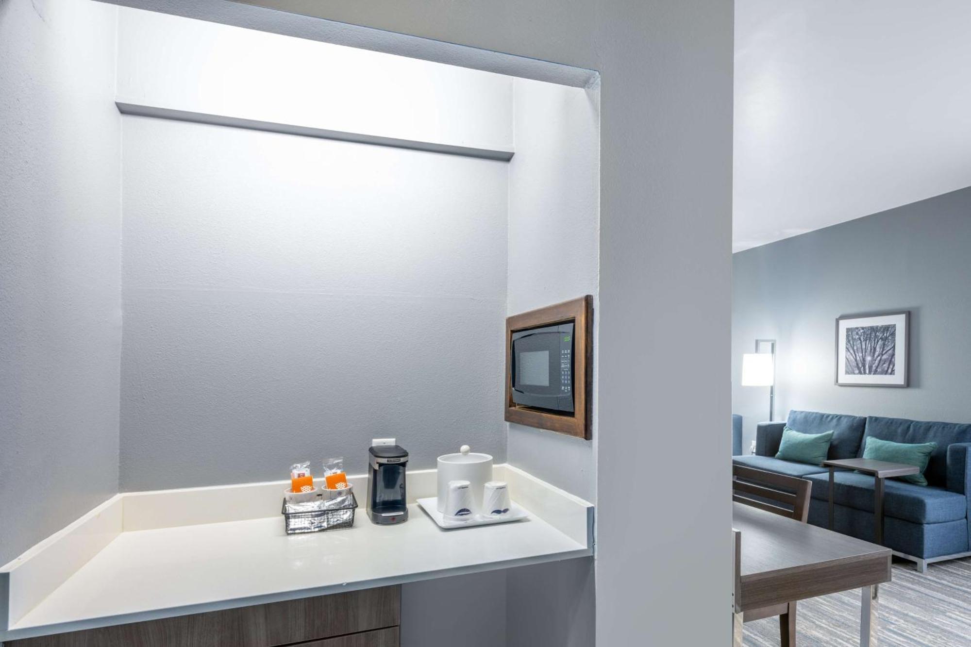 Hampton Inn Сэнфорд Экстерьер фото
