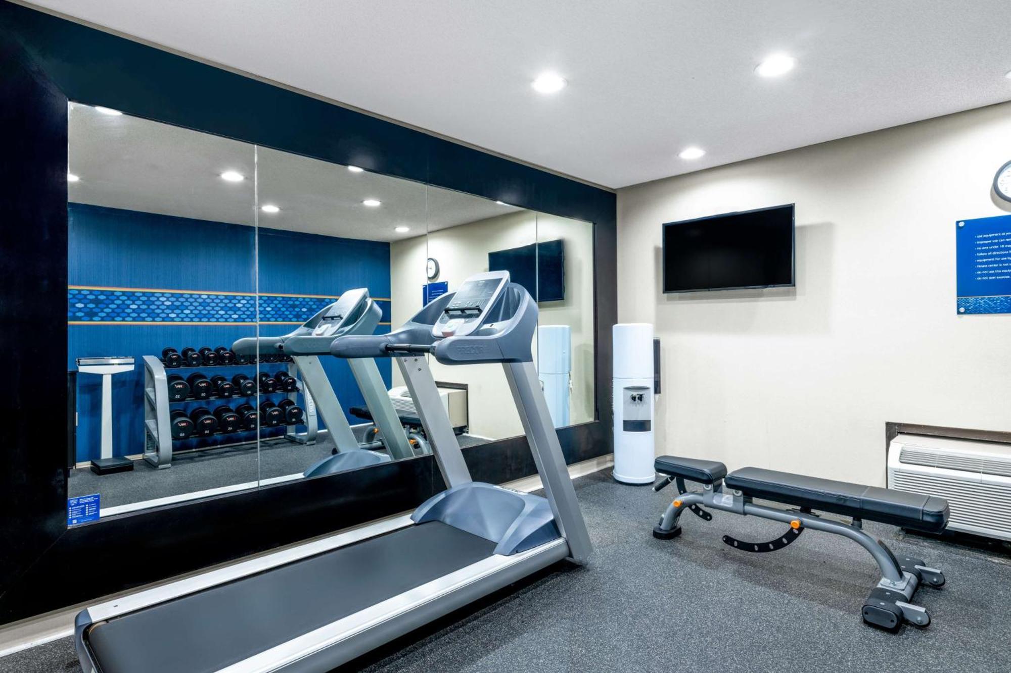 Hampton Inn Сэнфорд Экстерьер фото